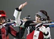 英雄联盟总决赛-包含罗马尼亚射击精英再获殊荣，向冠军迈进的词条