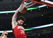 LOL赛事-公牛横扫辽宁队，拉文惊艳四座