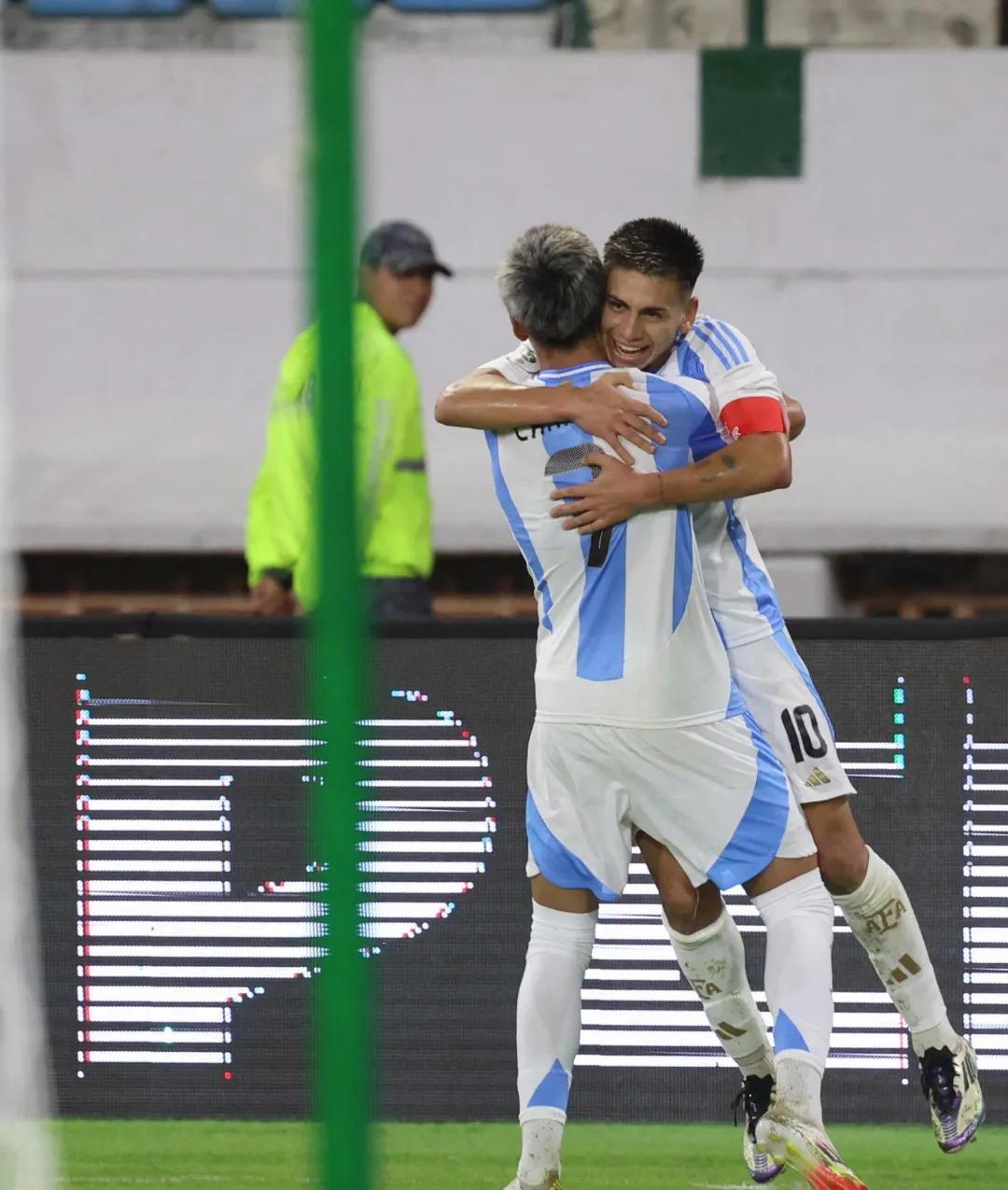 南美篮球联赛:阿根廷球队二连胜,晋级半决赛 南美篮球联赛:阿根廷球队二连胜,晋级半决赛