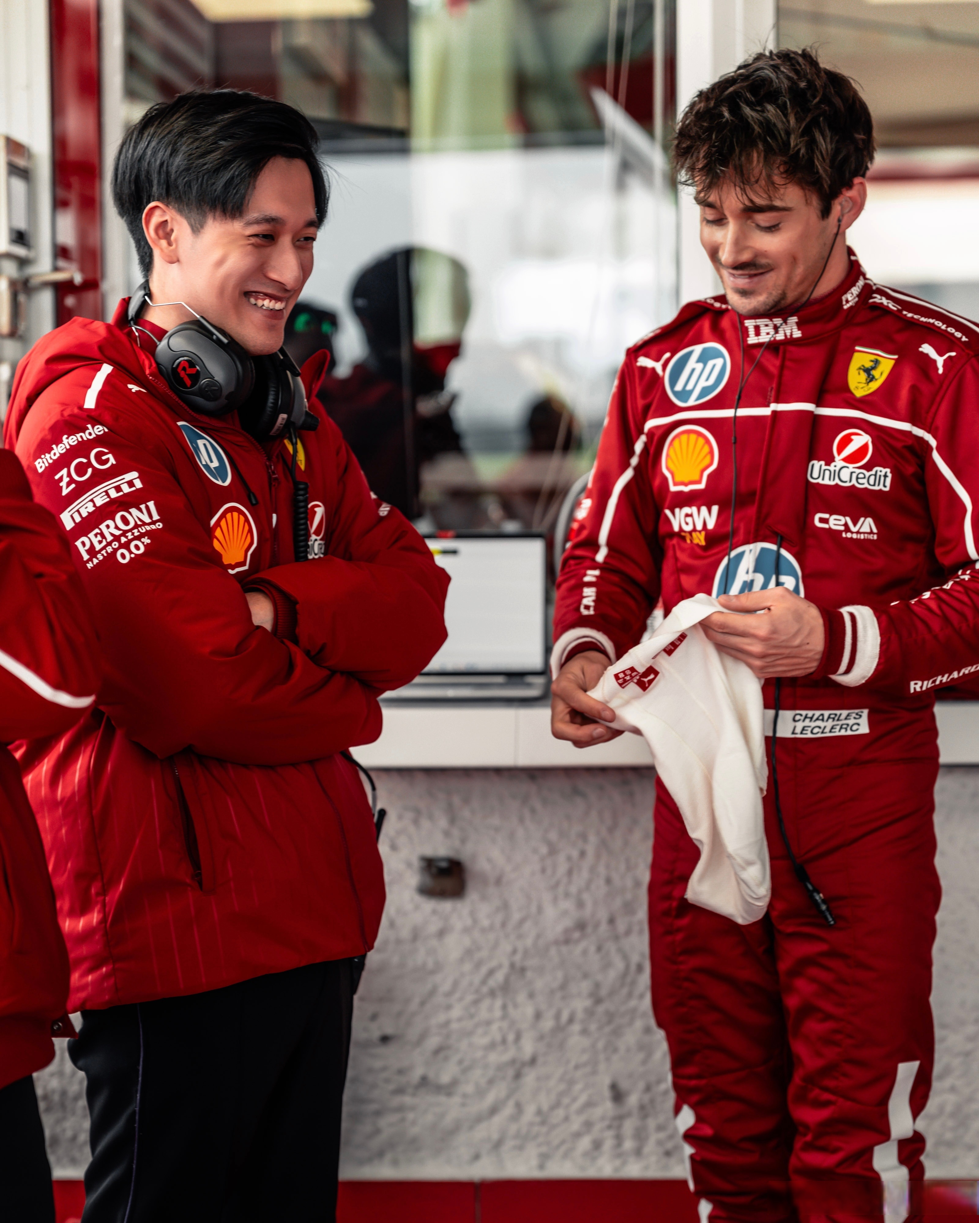 包含红牛车队完胜阿斯顿马丁，周冠宇点燃赛场的词条