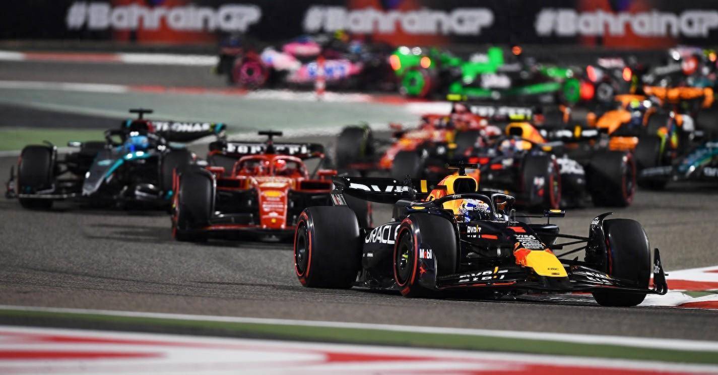 包含梅赛德斯翻盘雷诺车队,维斯塔潘扛起全队的词条 包含梅赛德斯翻盘雷诺车队,维斯塔潘扛起全队的词条