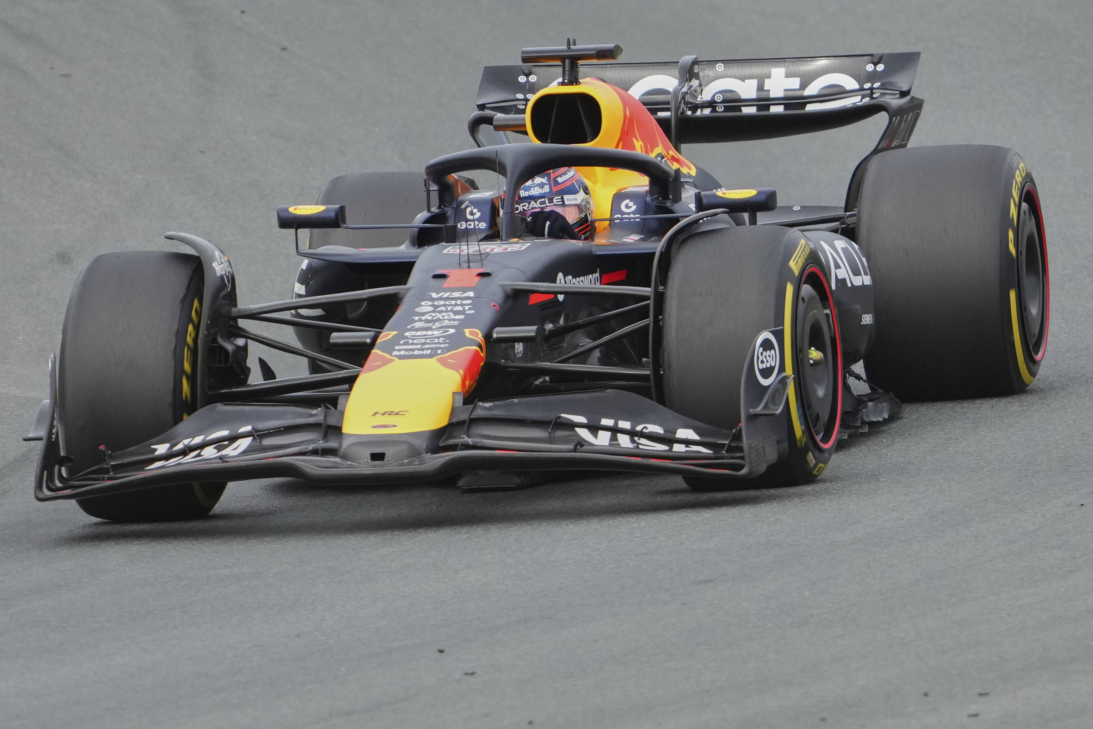 迈凯伦绝杀红牛车队,塞恩斯刷新纪录 迈凯伦绝杀红牛车队,塞恩斯刷新纪录