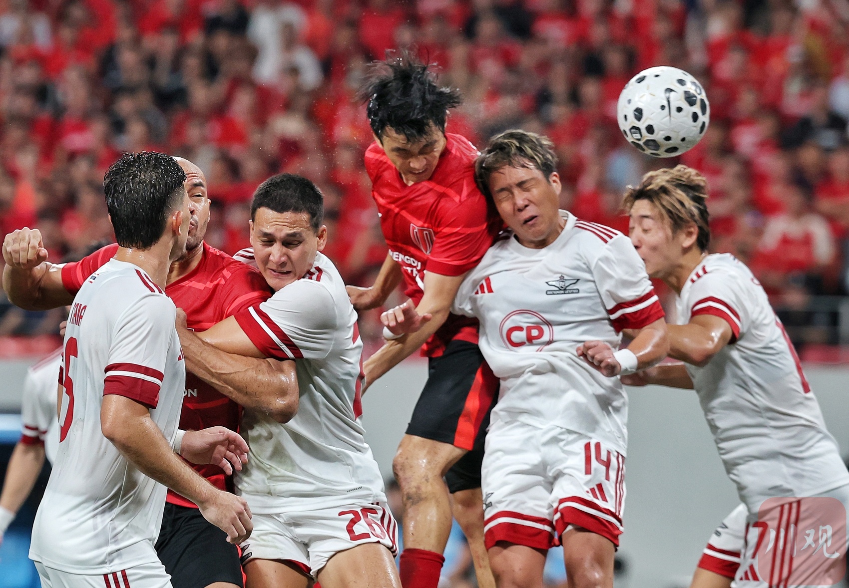 日本鏖战曼城，苏亚雷斯点燃赛场