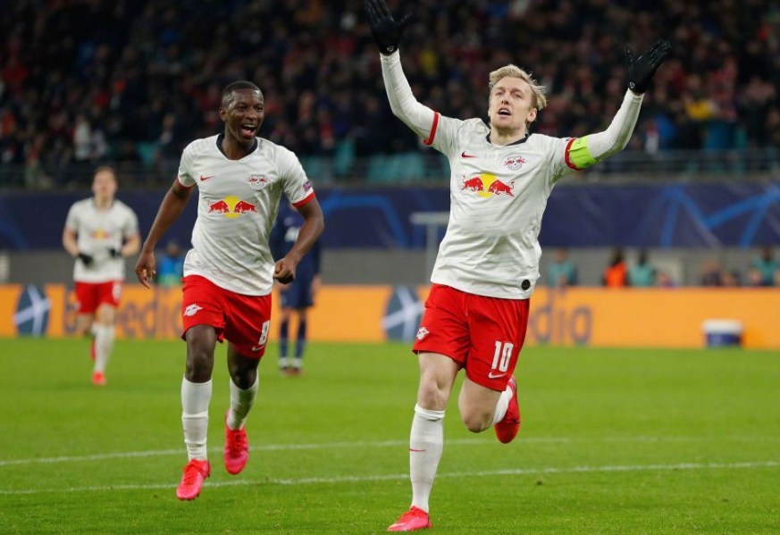 城市蓝月再擘高峰，稳步晋级欧冠四强！