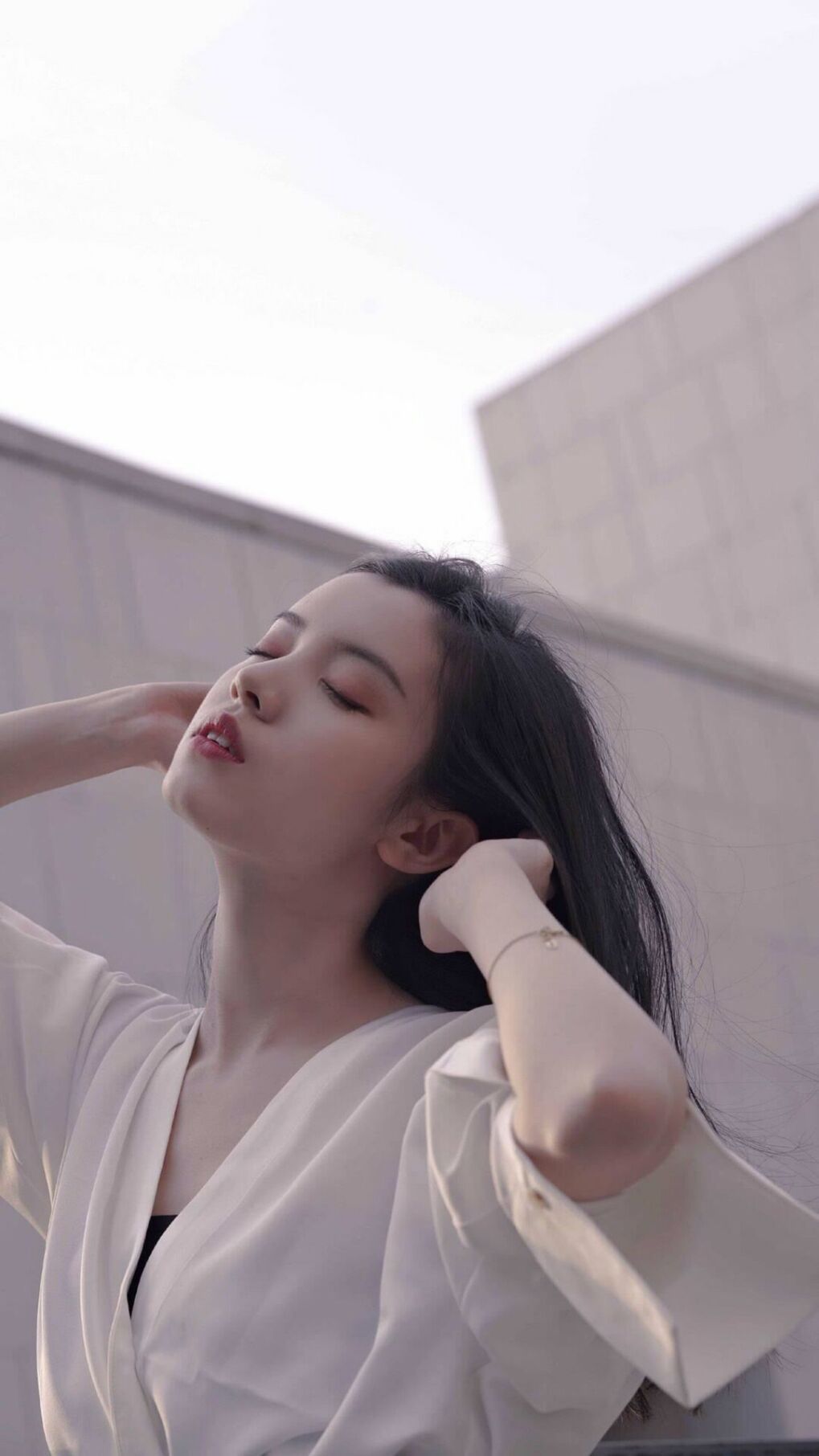 掘金强势压制篮网，米切尔关键时刻挺身而出